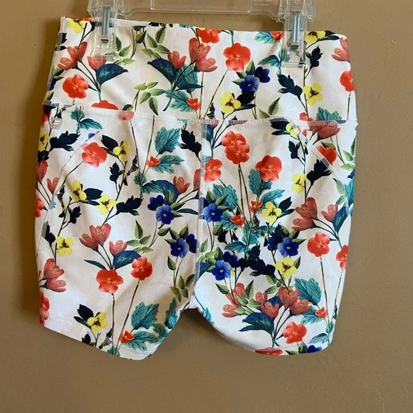 Fabletics Define High-Waisted Short Women white floral size medium work out run - Picture 4 of 5
